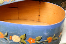 Load image into Gallery viewer, Antique painted blue chip box
